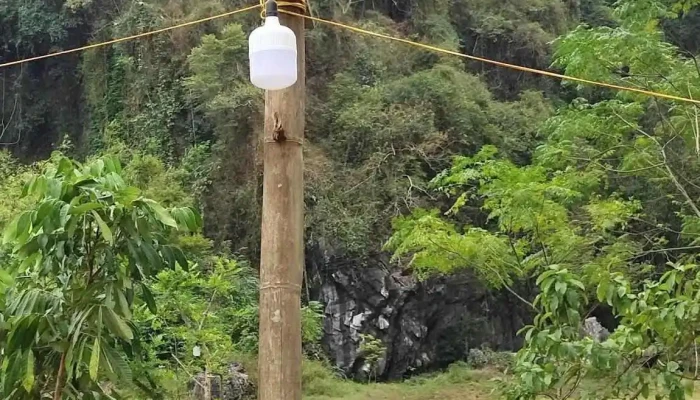 Nha Ben Suoi   Huu Lien Video - Lạng Sơn