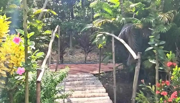 Nha Hang Sinh Thai Vuon Dau An Khanh Video - Bến Tre
