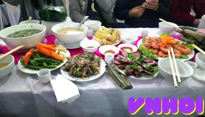 Nha Khach Tram Tau Thuc Pham Va Do Uong - Yên Bái