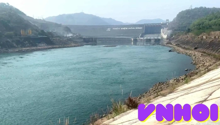 Nha May Thuy Dien Hoa Binh Video - Hòa Bình