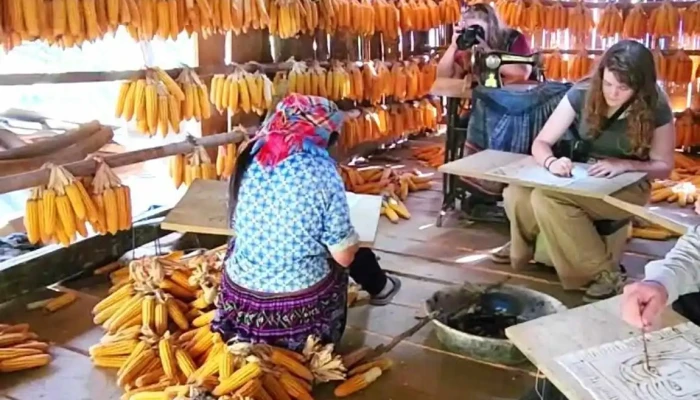 Nha Ngo Mang Mu Corn House Cua Chu So Huu - Yên Bái