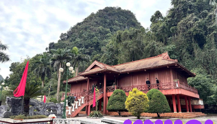 Nha Tuong Niem Ho Chi Minh Nui Lang Don Tat Ca - Cao Bằng
