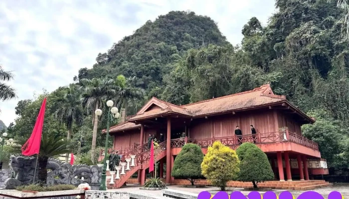Nhà Tưởng Niệm Hồ Chí Minh Núi Lăng Đồn - Cao Bằng