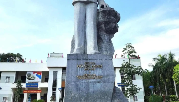 Quang Truong Tuong Dai Chu Tich Ho Chi Minh Tat Ca - Cao Bằng