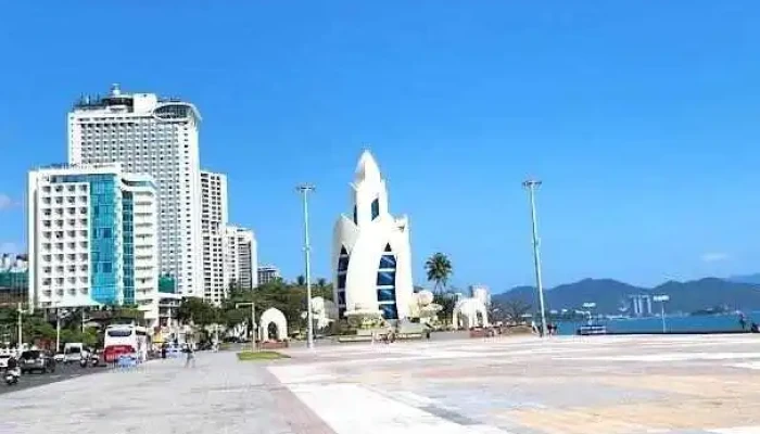 Quảng trường 2-4 - Khánh Hòa