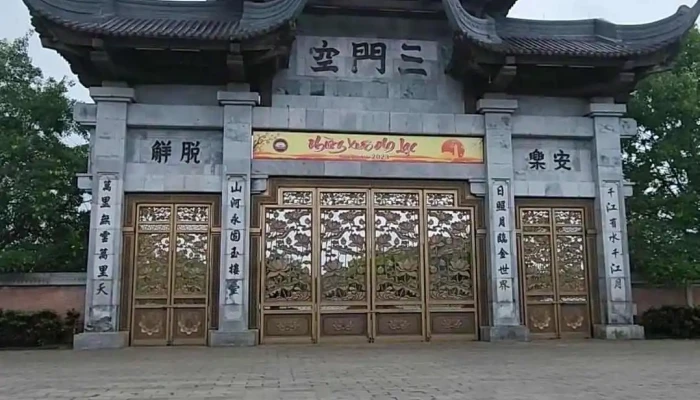 Tam The Phat Dien Video - Ninh Bình