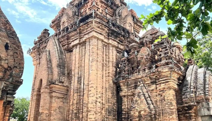 Thap Ba Ponagar Moi Nhat - Khánh Hòa