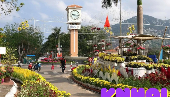 Tháp Đồng Hồ Côn Đảo - Đường Lê Hồng Phong