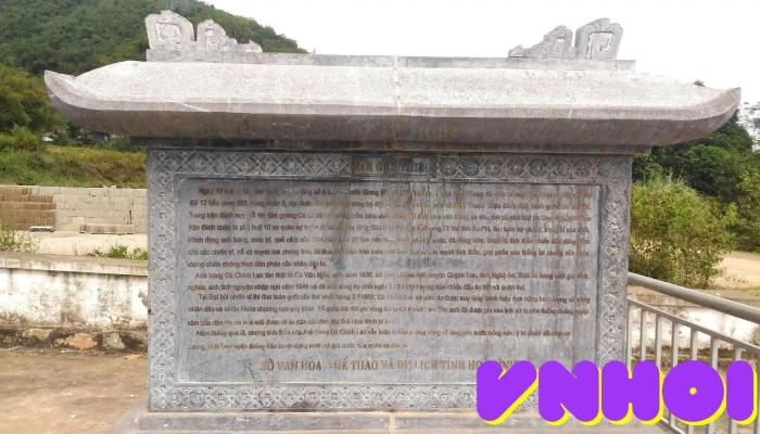 Tuong Dai Cu Chinh Lan Vat Tuong Niem - Hòa Bình