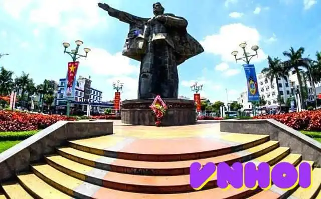 Tượng đài Mẹ Nhu - Điện Biên Phủ