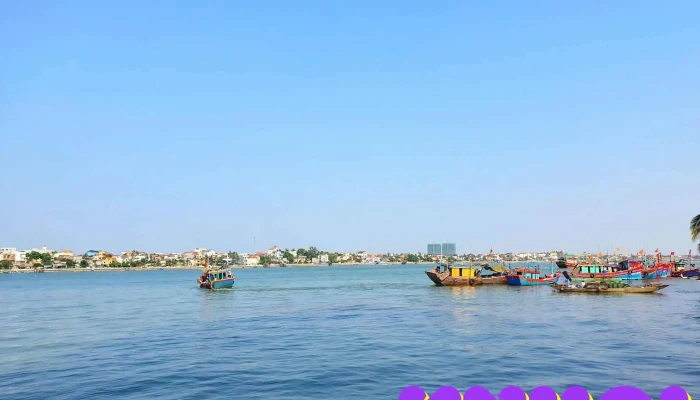Tượng đài Mẹ Suốt - Đồng Hải