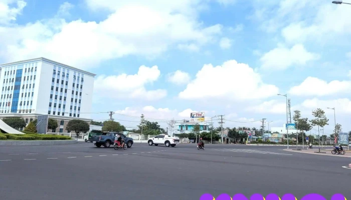 Vong Xoay Quang Truong Moi Nhat - Tiền Giang
