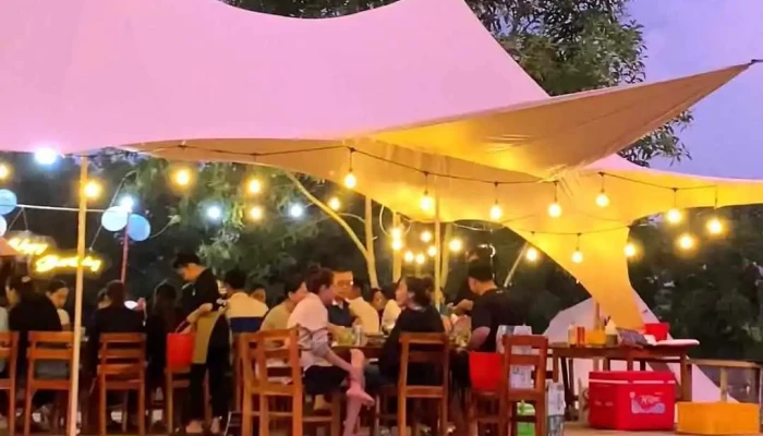 Xa Ton Garden    An Uong   Giai Tri   Ben Ho Video - An Giang