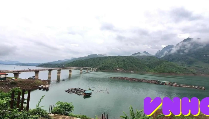 Đảo trái tim - Hồ Thuỷ Điện